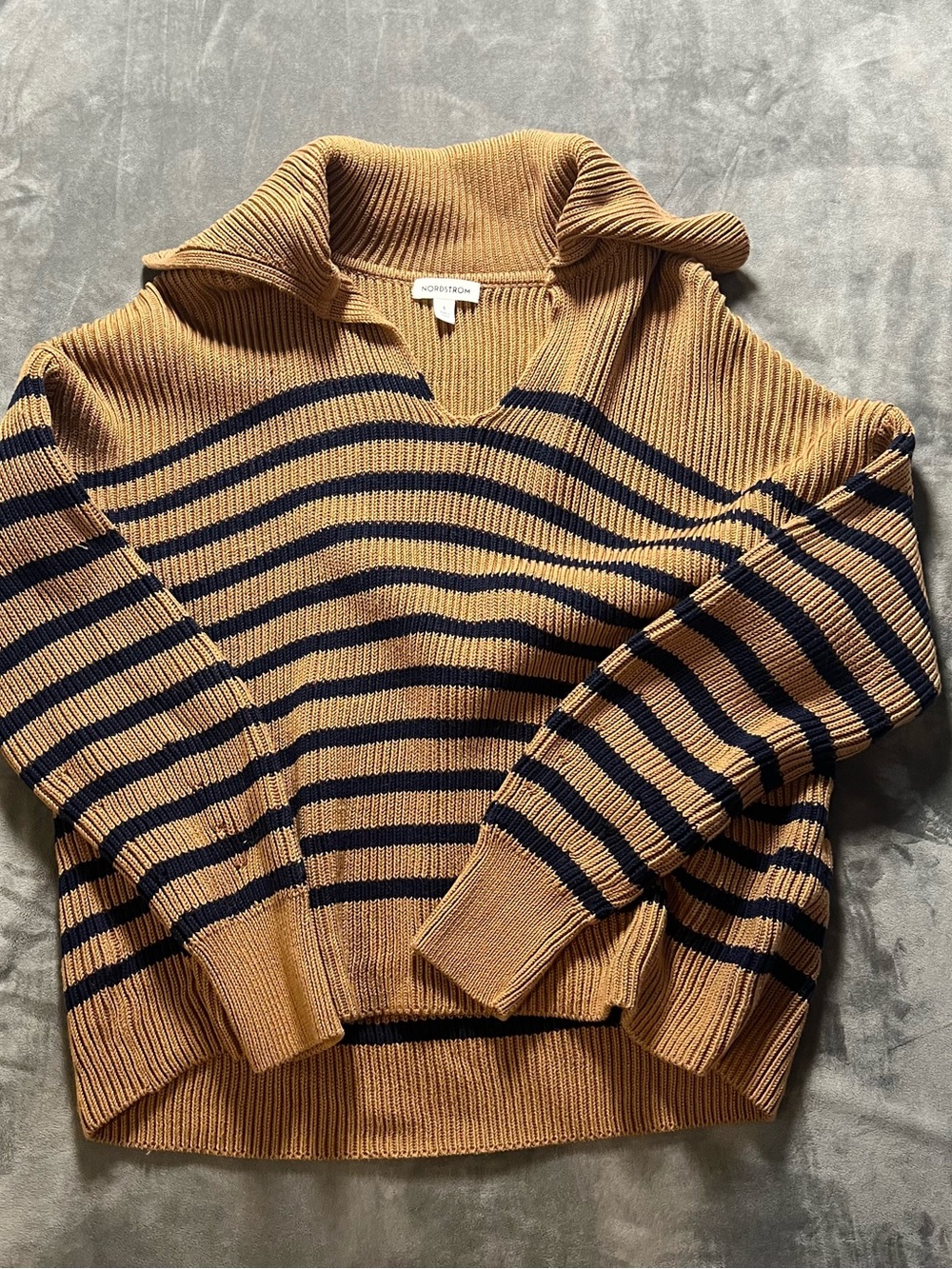 Nordstrom Men’s Tan and Navy Striped V-Neck Pullover Sweater